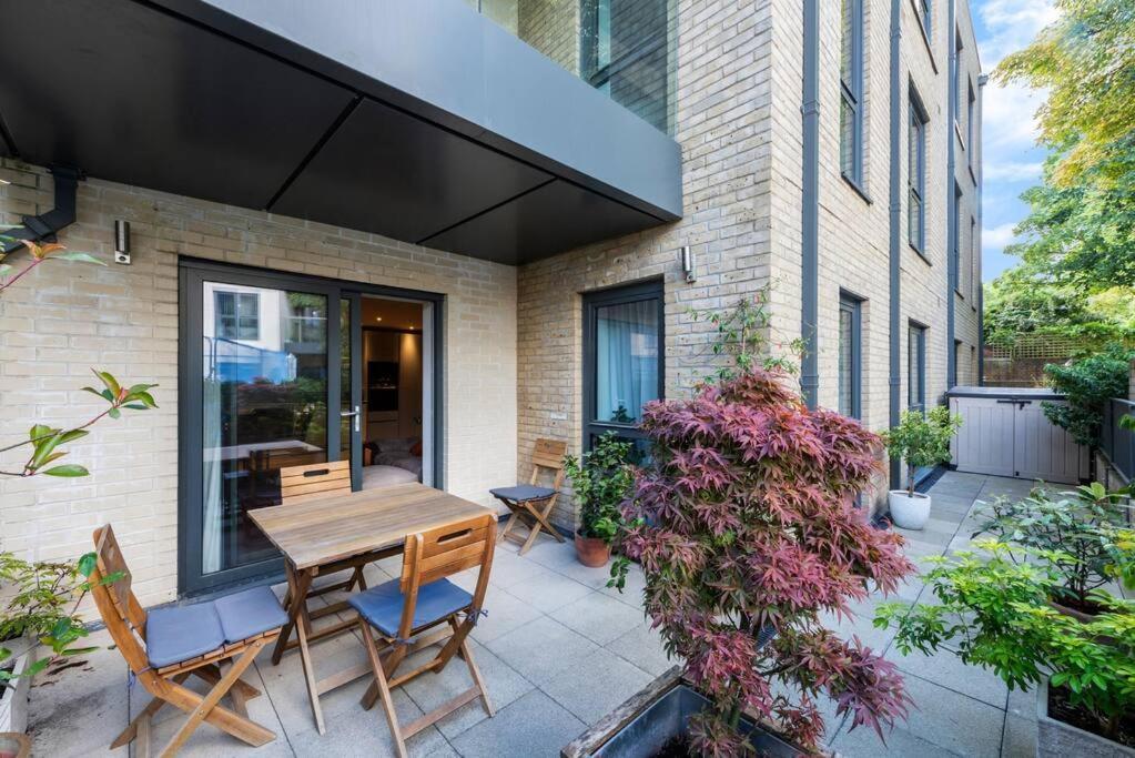 Apartament Stylish 2 Bed 2 Bath In Highgate & Free Parking Londyn Zewnętrze zdjęcie