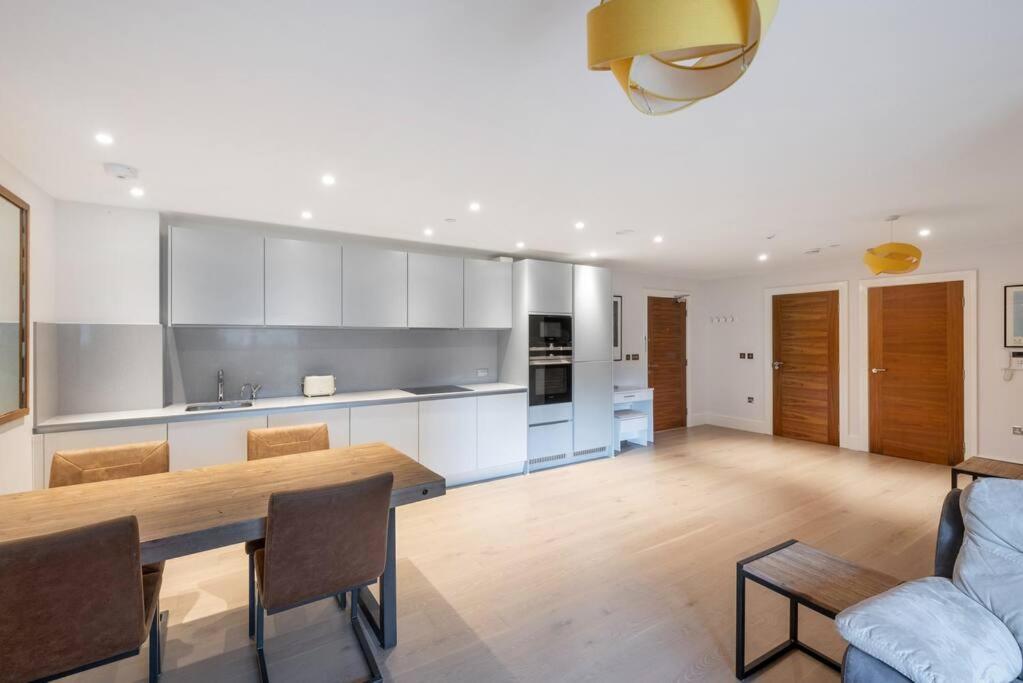 Apartament Stylish 2 Bed 2 Bath In Highgate & Free Parking Londyn Zewnętrze zdjęcie