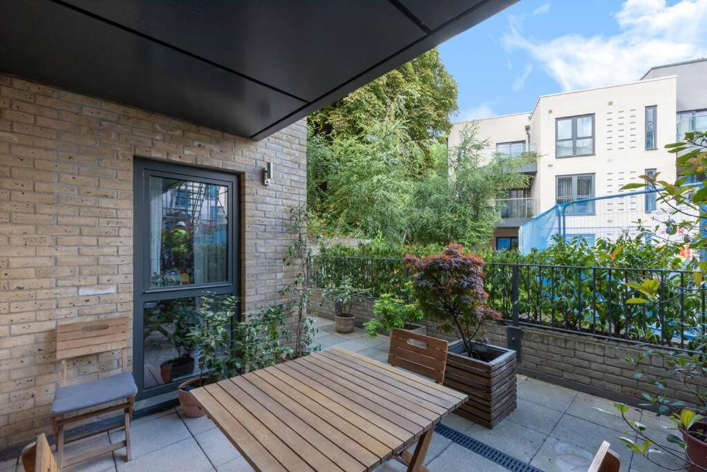 Apartament Stylish 2 Bed 2 Bath In Highgate & Free Parking Londyn Zewnętrze zdjęcie